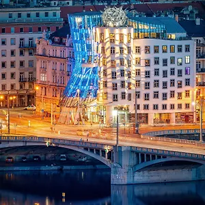 Szálloda Dancing House - Tancici Dum, Prága
